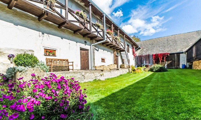Horni Plana Villa | Beautiful apartment in villa for 3 people with pool, WIFI, TV and pets allowed
