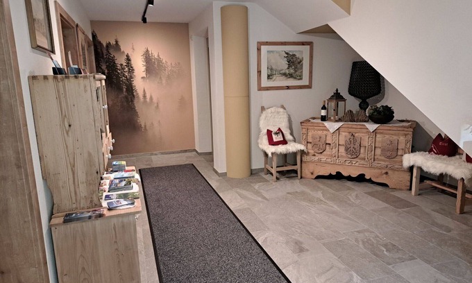 Hippach Apartment | Beautiful apartment for 8 guests with WIFI, TV, terrace and pets allowed
