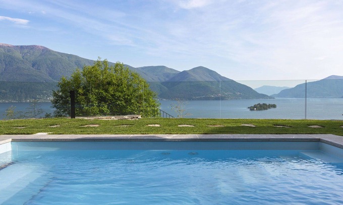Ascona Villa | Beautiful apartment in villa with internet, A/C, pool, TV, patio, panoramic view and parking