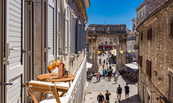 Pula Apartment | Beautiful apartment is situated in the walking zone in the heart of city Pula