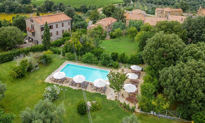 Sasso dʼOmbrone Villa | Beautiful apartment in villa with pool, WIFI, A/C, TV, patio, pets allowed and panoramic view