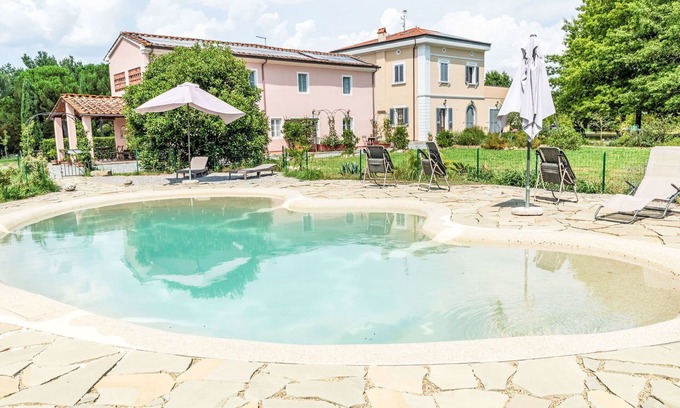 Fucecchio Apartment | Beautiful apartment for 4 people with A/C, pool, WIFI, balcony and pets allowed