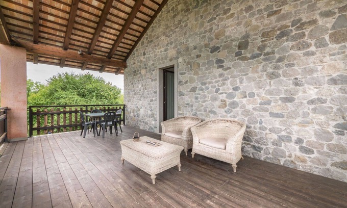 Povoletto House | Beautiful apartment in villa for 4 guests with pool, WIFI, A/C, TV, terrace and pets allowed