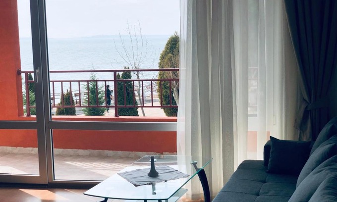 Sveti Vlas Apartment | Beautiful apartment right by the sea, Sveti Vlas
