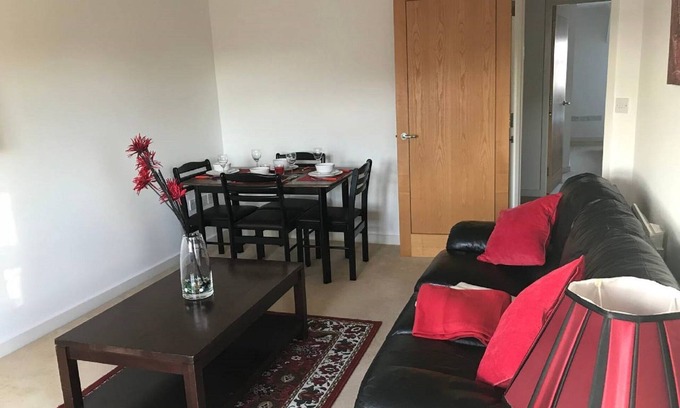 Bracknell Apartment | Beautiful apartment with two bedrooms