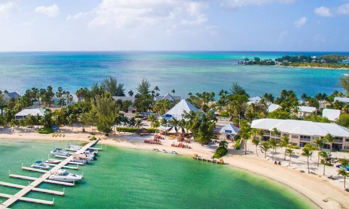 Rum Point Condo | Beautiful Beachfront Condo in Cayman Kai/Rum Point