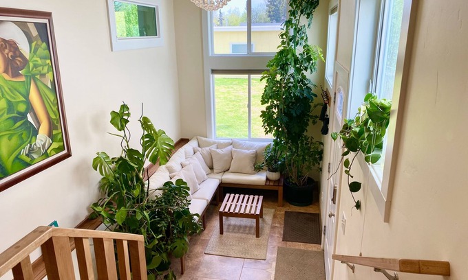 South Addition Apartment | Beautiful Bright Remodel Minutes from Downtown