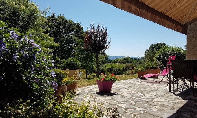 Latouille-Lentillac House | Beautiful country house with very good value for money. Ideal for relaxation.