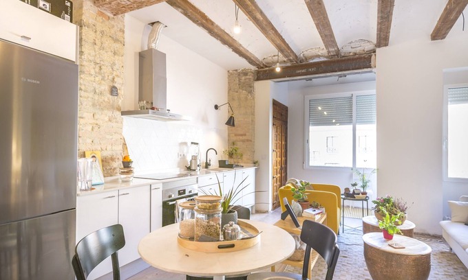 Extramurs Condo | Beautiful Central Apartment
