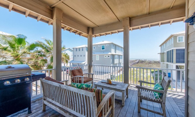 Port Aransas House | Beautiful coastal home with beach views, easy walk to the beach!