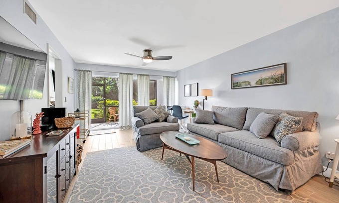 Moorings Condo | Beautiful, Comfortable Moorings Condo