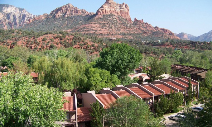 Uptown Sedona Condo | Beautiful condo at Arroyo Roble Resort, close to restaurants, shops and more.