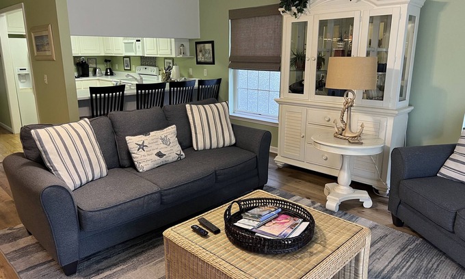 Demere Park Condo | Beautiful condo close to beach & village!