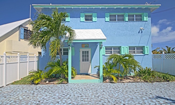 Spanish Wells House | Beautiful Cottage Only 60 Feet from Stunning White Sand Beach