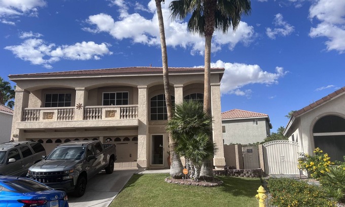 Las Vegas House | Beautiful Cozy home with 5 bdr and 3 baths. Great for families, entertainment.