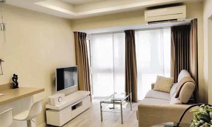 Milla de Oro Apartment | Beautiful designer apartment on the Golden Mile.