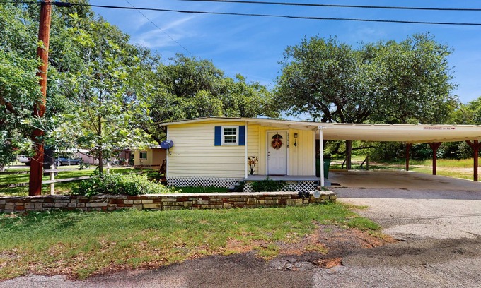 Kingsland House | Beautiful Family House w/WiFi, Central AC, Washer/Dryer & Shared Boat Launch