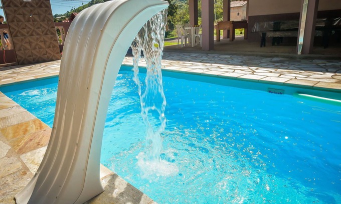 Socorro House | Beautiful farm with sand court and swimming pool for your enjoyment.