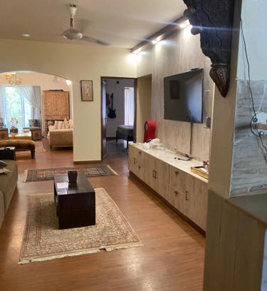 Clifton Apartment | Beautiful flat near Do Talwar, Clifton, Karachi