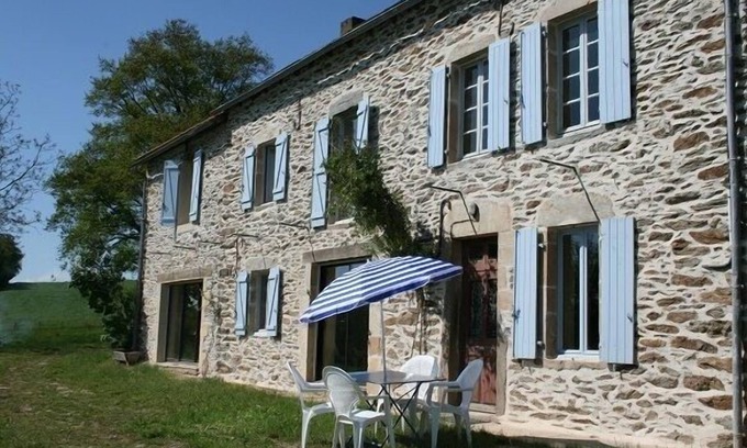 La Salvetat-Peyrales House | Beautiful stone house with private pool