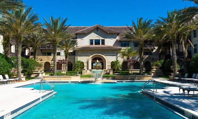St. Augustine Condo | Beautiful fully furnished condo with gorgeous pool on historic golf course