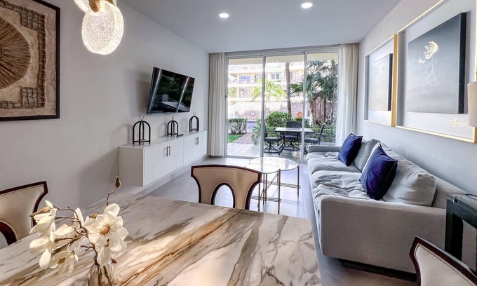 Centro - Supmza 001 Condo | Beautiful Ground Floor 2 BR Suite at Ixchel