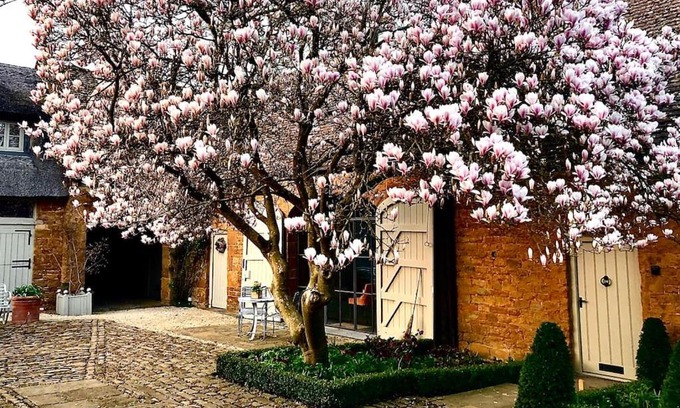 Sibford Gower House | Beautiful guest house in a Cotswolds village