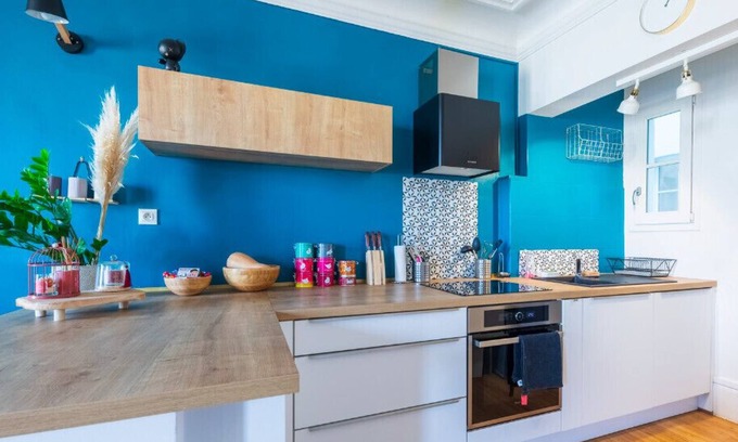 Les Grands Carmes Apartment | Beautiful Haussmannian apartment in Marseille