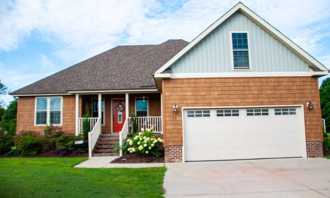 Currituck House | Beautiful home 25 minutes from the Outer Banks of NC