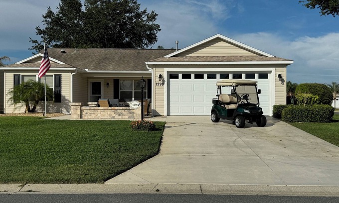 Liberty Park House | Beautiful Home Close to Lake Sumter Landing! Golf Cart, BBQ Grill & Free WIFI