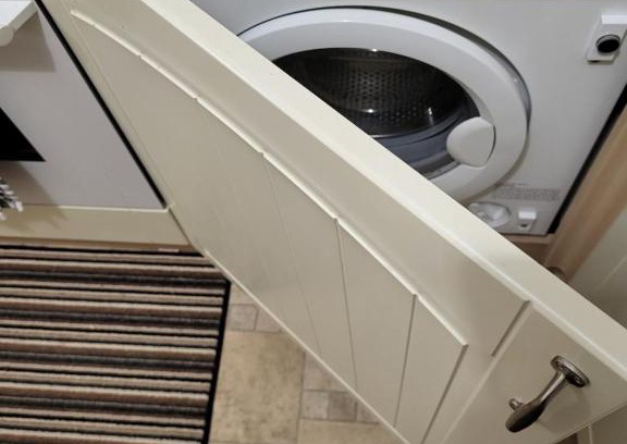 Cwm Frwd Oer Apartment | Beautiful home. Free parking.Wifi. Self checkin