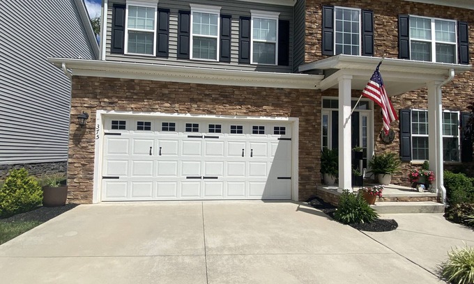 Christiansburg House | Beautiful home in a residential neighborhood close to EVERYTHING! *GO HOKIES!*