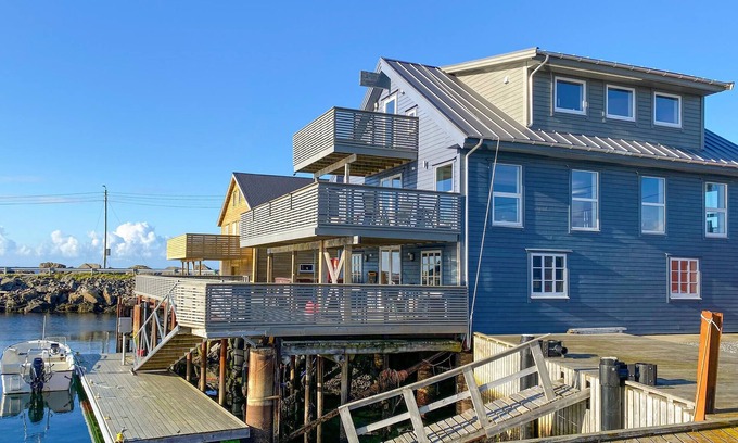 Haram House | Beautiful home in Fjørtoft with WiFi