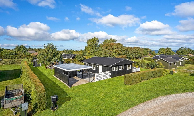 Bønnerup Strand House | Beautiful home in Glesborg with kitchen