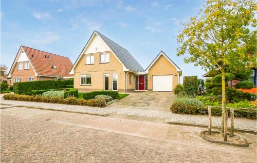 Julianadorp House | Beautiful Home In Julianadorp With Wifi