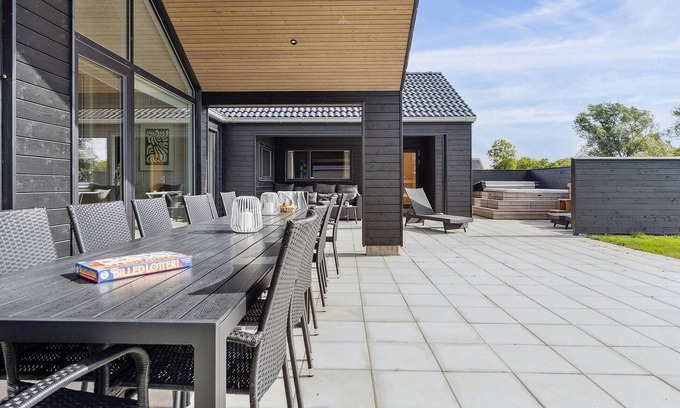 Hasmark Strand House | Beautiful home in Otterup with sauna