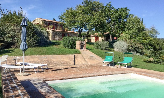 Magliano in Toscana House | Beautiful home in Pereta with kitchen