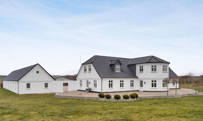 Rodding House | Beautiful home in Rødding with WiFi