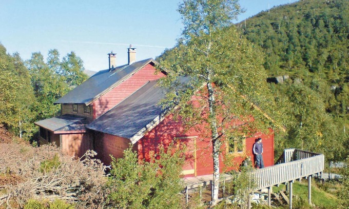 Samnanger House | Beautiful home in Tysse with kitchen