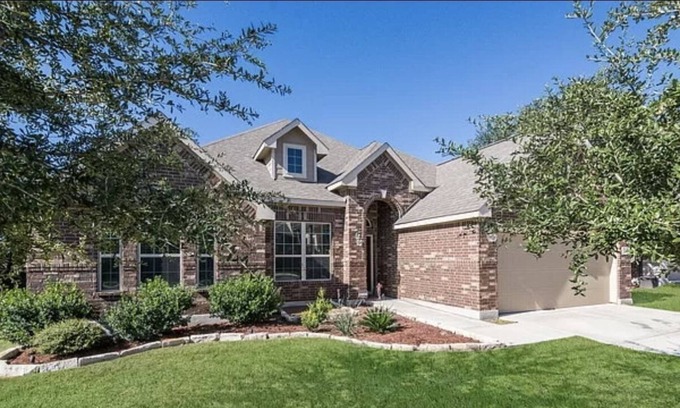 San Antonio House | Beautiful home on Gold Beauty