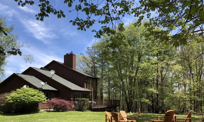 Reeders House | Beautiful House at Poconos w/Fire Pit /Huge Decks