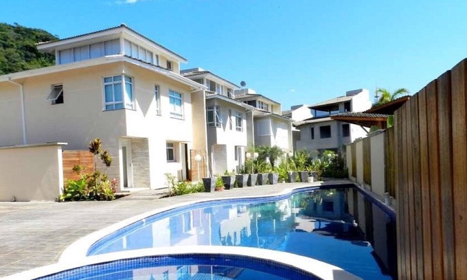 Sao Sebastiao House | BEAUTIFUL HOUSE CAMBURY Gated Community 5 Bedrooms 300mts from the Beach, Camburi, S.Sebastião