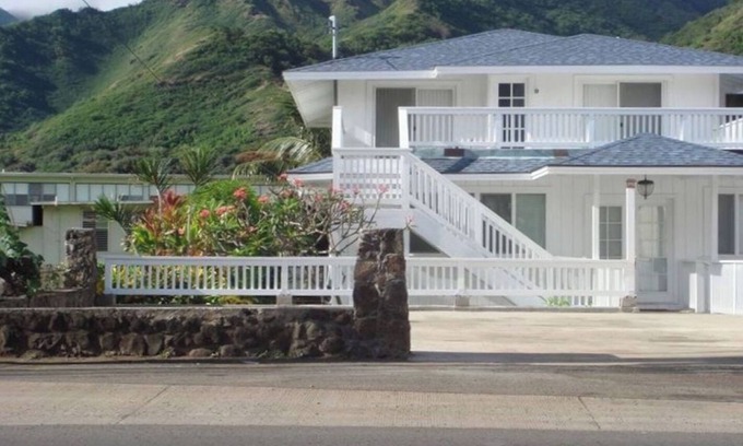 Hauula House | BEAUTIFUL HOUSE WITH 7/AC,BED ROOMS AND OCEAN VIEW