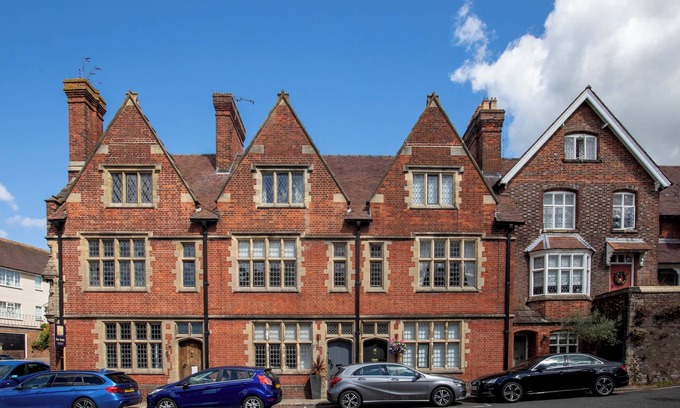 Arundel House | Beautiful Iconic Listed Building with Views Overlooking the Arundel Cathedral