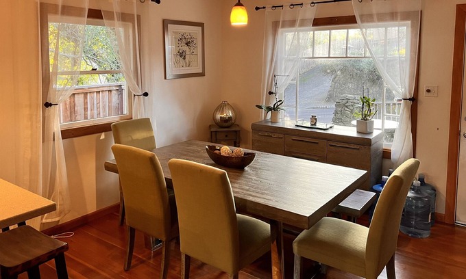 Sebastopol House | Beautiful in-town home in Sebastopol - the heart of West Sonoma wine country