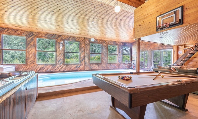 Grand Rapids Cabin | Beautiful Lakefront Heated Indoor Pool Unit