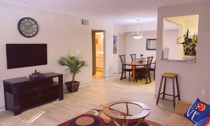 Cumberland Apartment | Beautiful Lakeside Retreat!