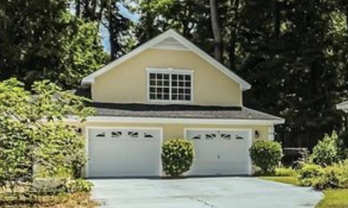 Savannah Apartment | Beautiful Loft Apartment, close to downtown & Tybee I., full kitchen & laundry.