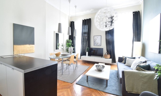 Csarnok negyed Apartment | Beautiful Market Flat
