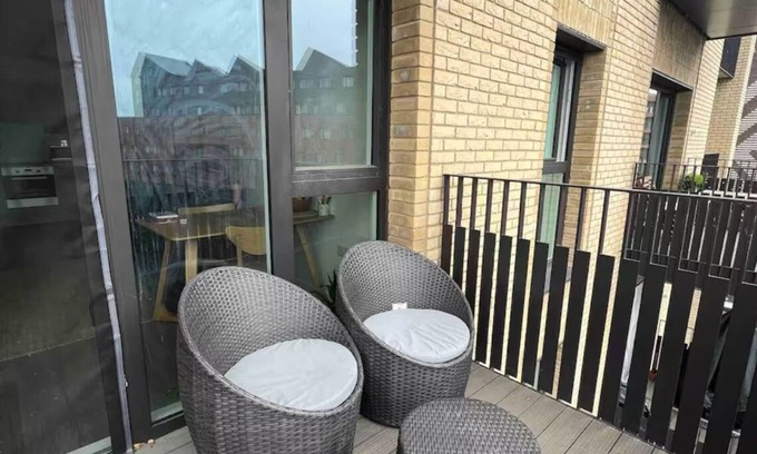 Higham Hill Apartment | Beautiful modern 1 bed flat